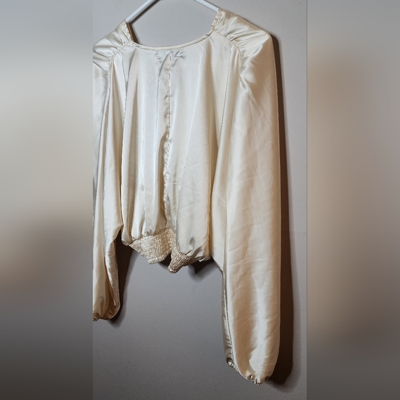 NWOT Gorgeous White Blouse - Picture 8 of 11